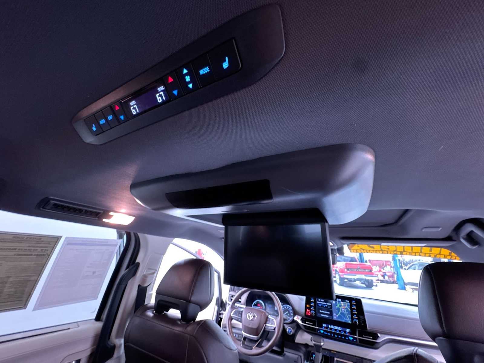 2023 Toyota Sienna Platinum