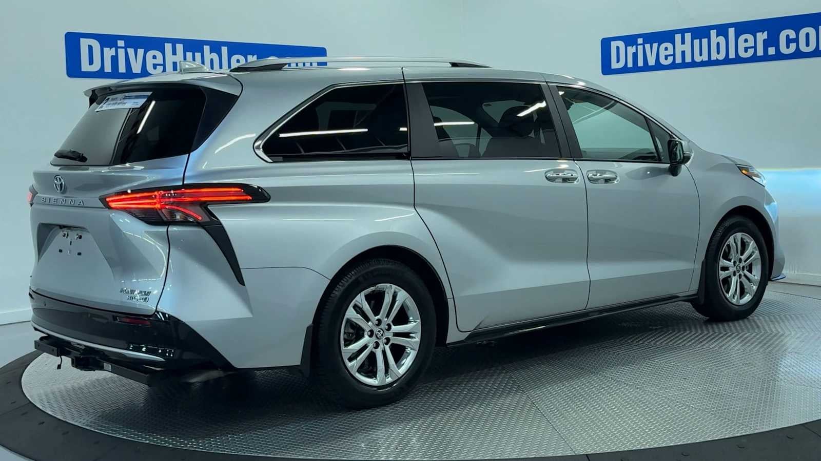 2023 Toyota Sienna Platinum