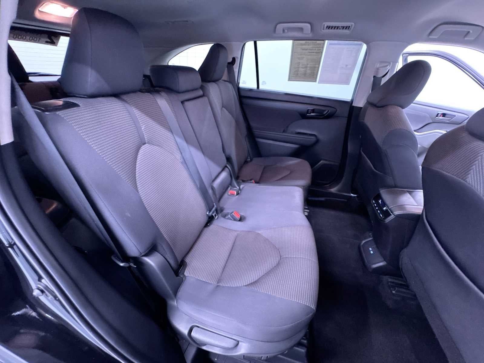 2025 Toyota Highlander LE