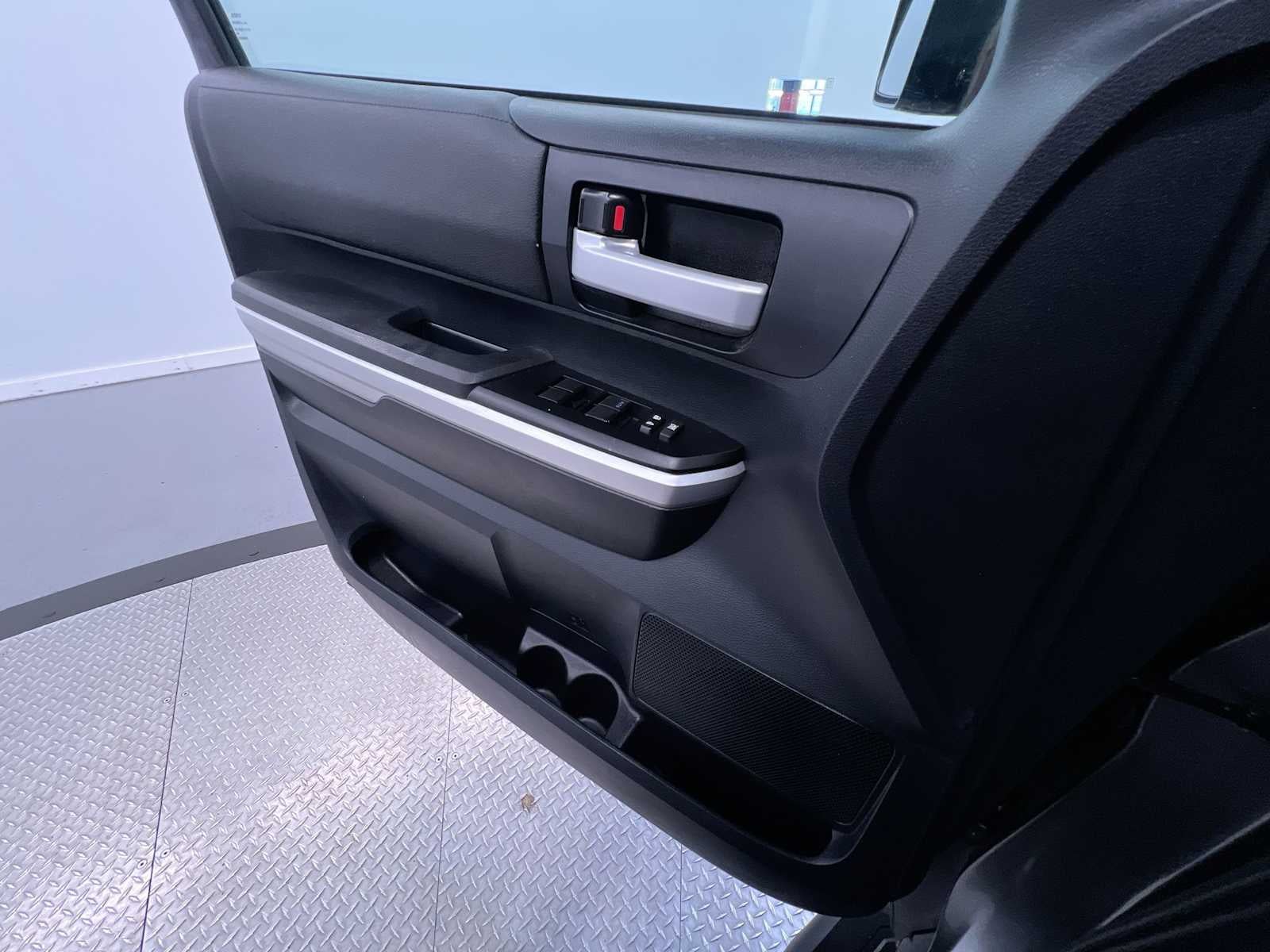 2015 Toyota Tundra SR5