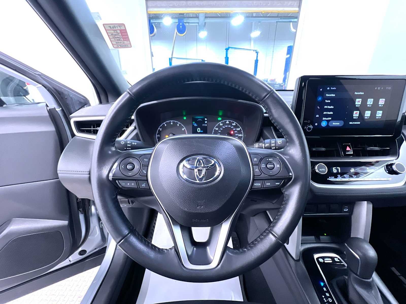 2025 Toyota Corolla Cross Hybrid SE
