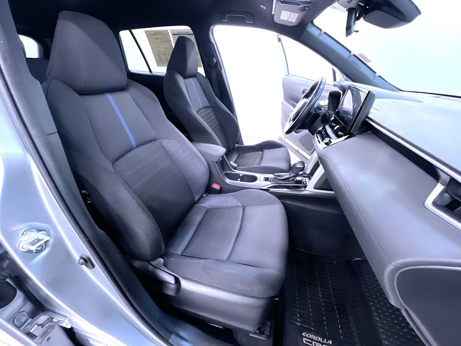 2025 Toyota Corolla Cross Hybrid SE