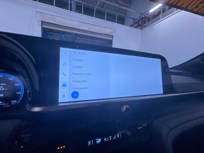 2025 Toyota Crown Signia Limited