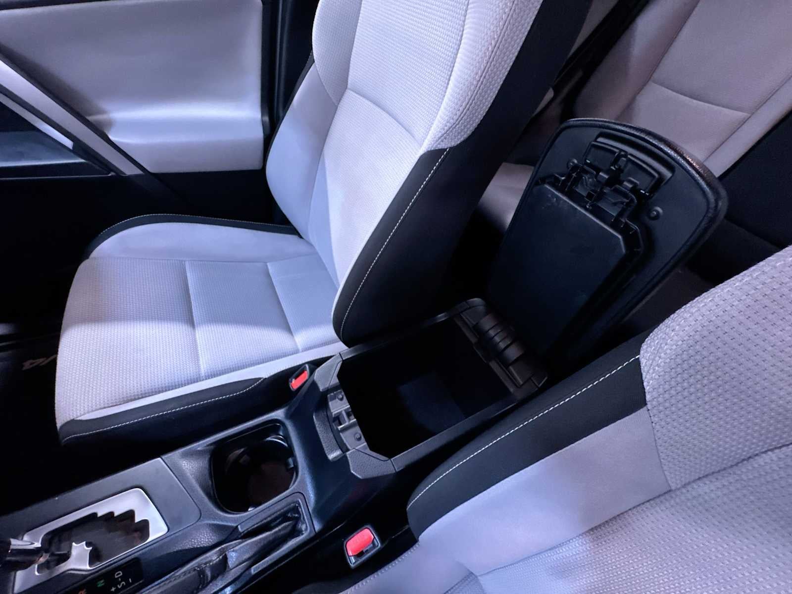 2017 Toyota RAV4 Hybrid XLE