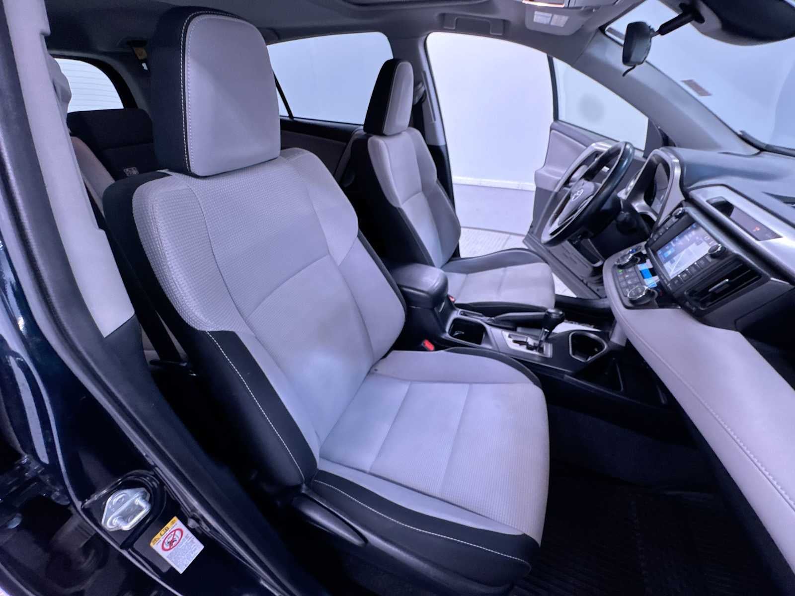 2017 Toyota RAV4 Hybrid XLE