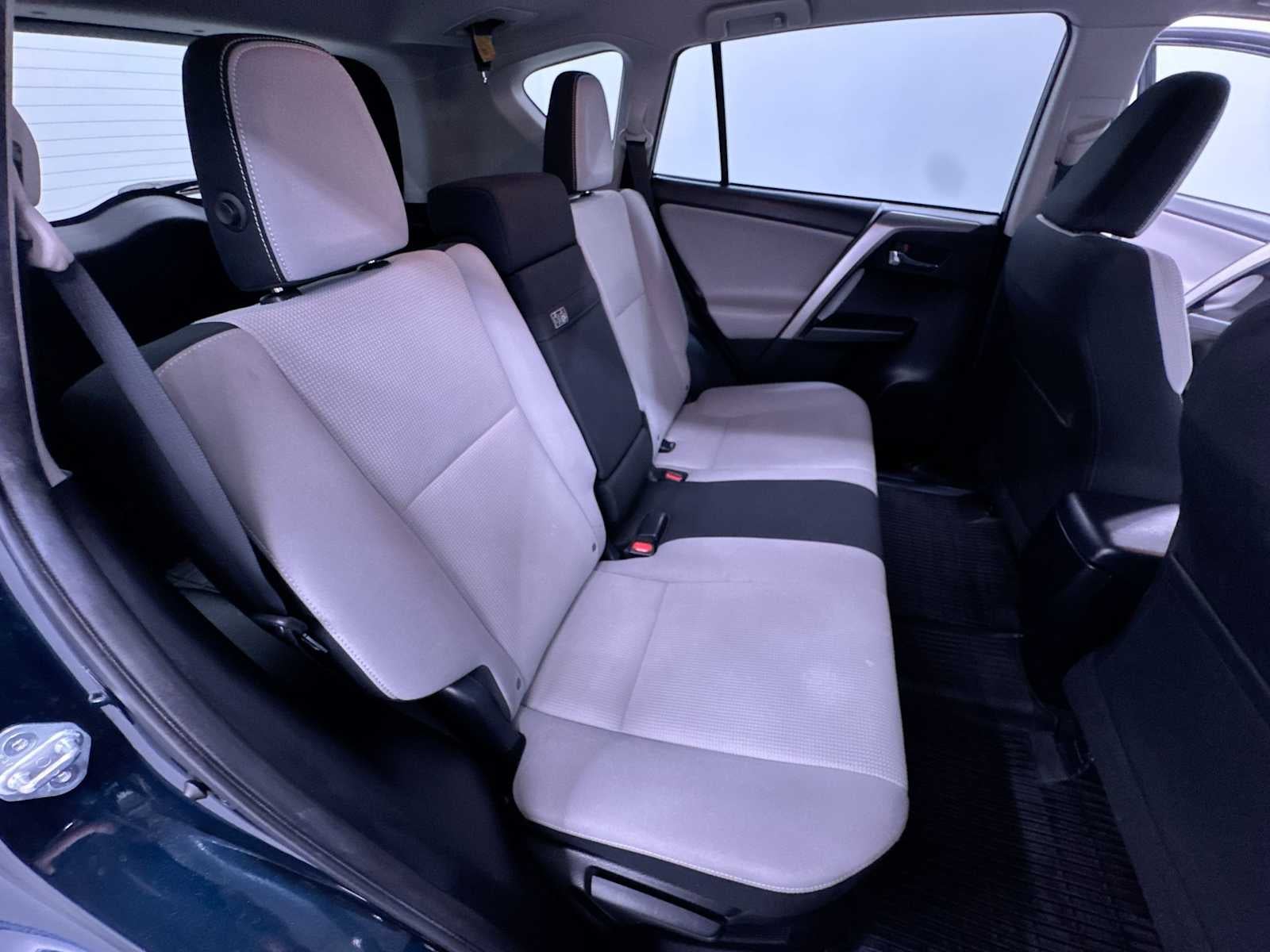 2017 Toyota RAV4 Hybrid XLE