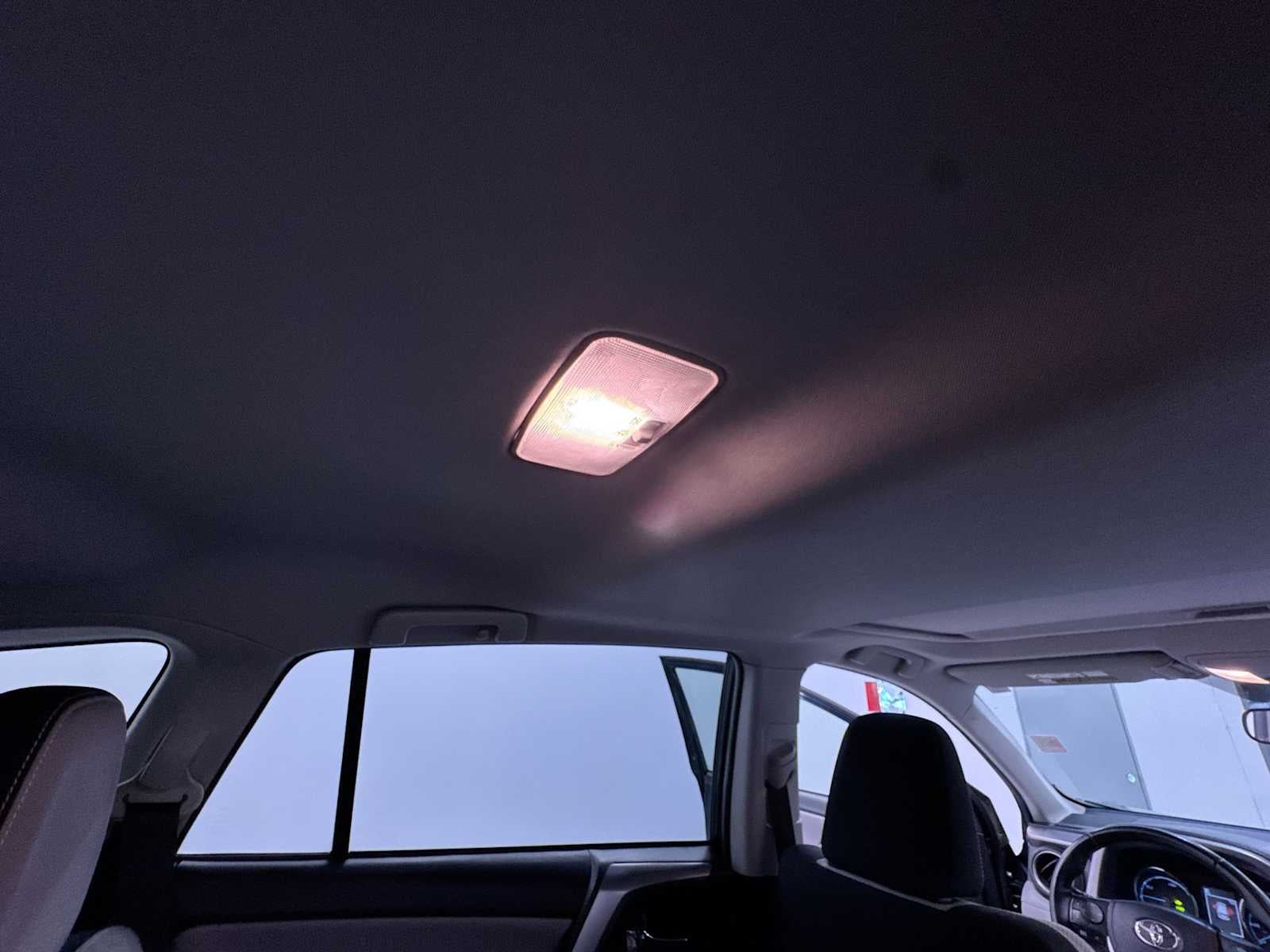 2017 Toyota RAV4 Hybrid XLE
