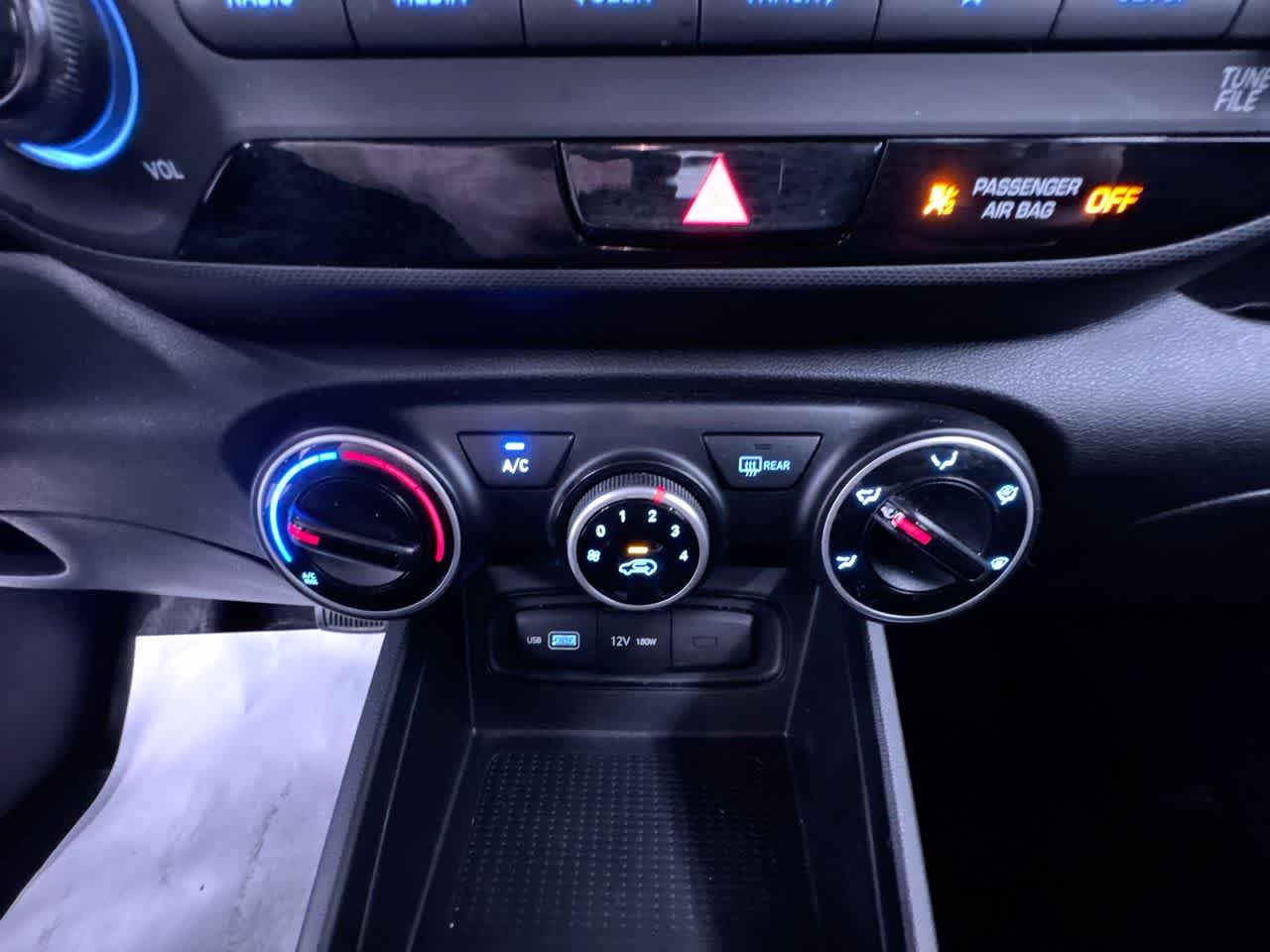 2022 Hyundai Venue SE