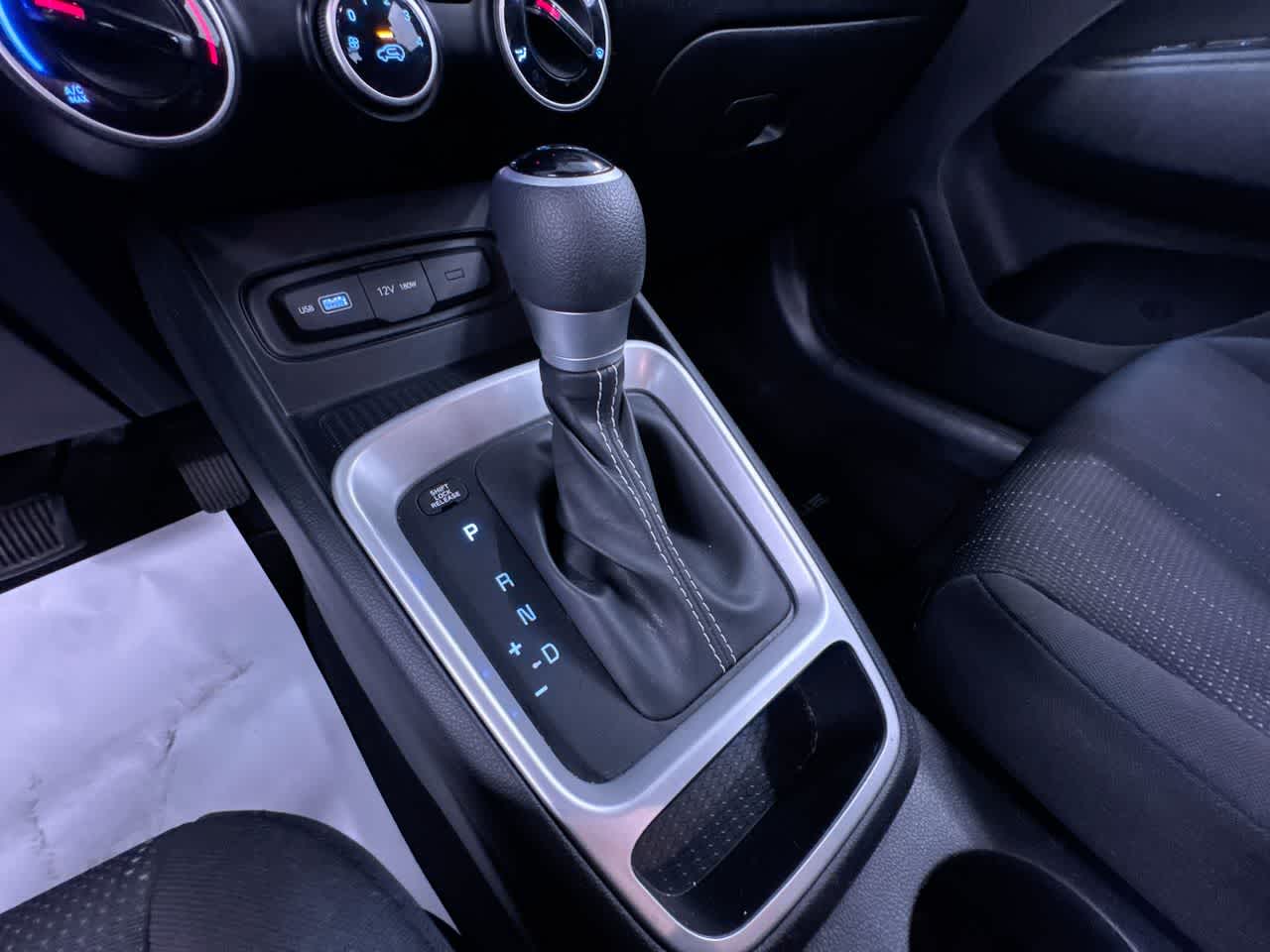 2022 Hyundai Venue SE