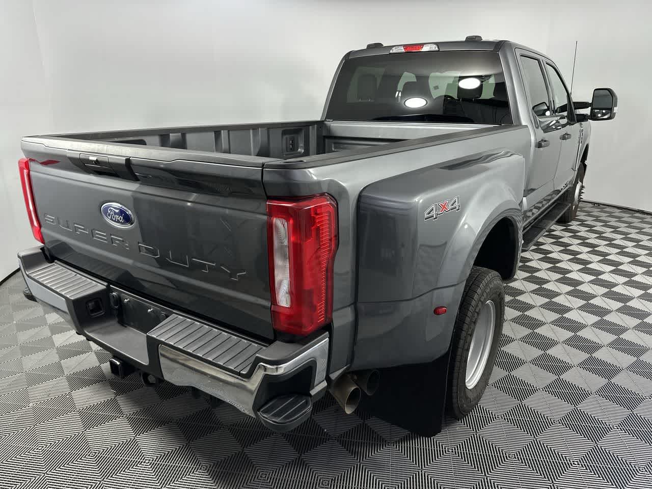 2025 Ford Super Duty F-350 DRW XL