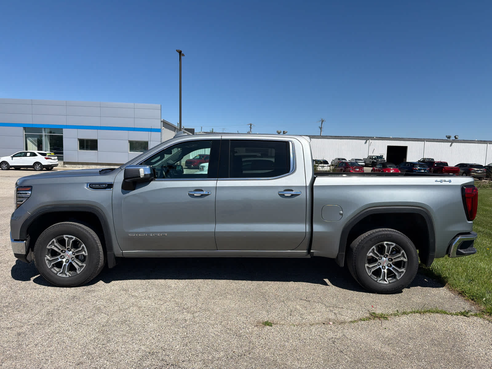 2025 GMC Sierra 1500 SLT