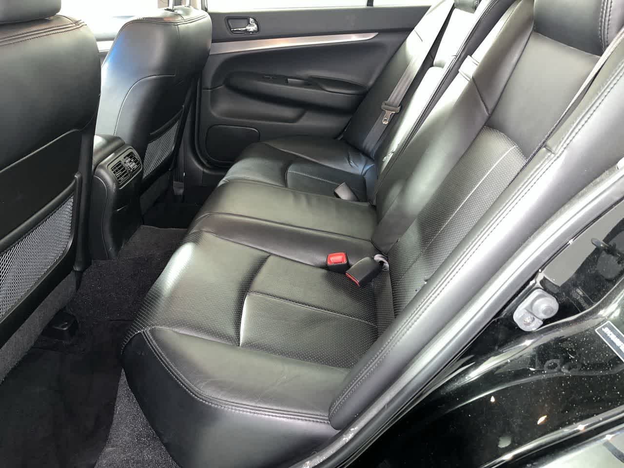 2015 INFINITI Q40 4dr Sdn AWD