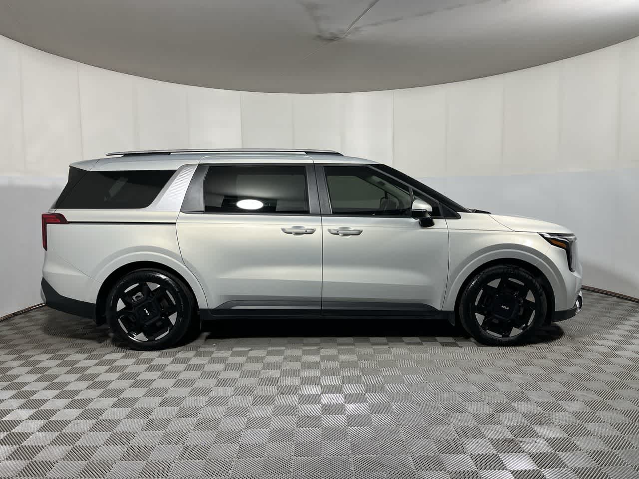2025 Kia Carnival EX