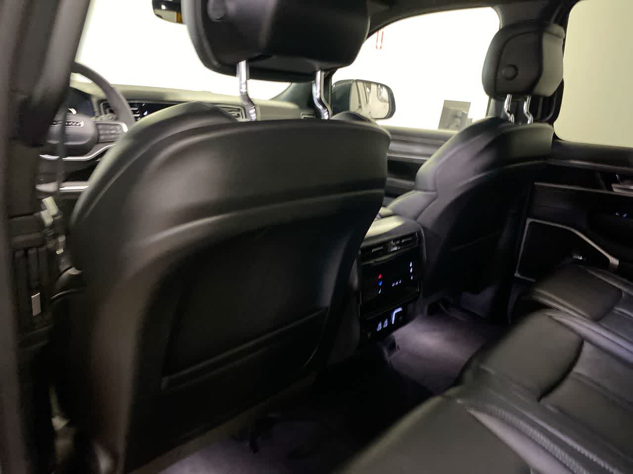 2024 Jeep Wagoneer L Series III