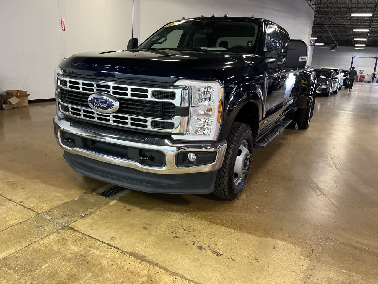 2025 Ford Super Duty F-350 DRW Pickup XLT