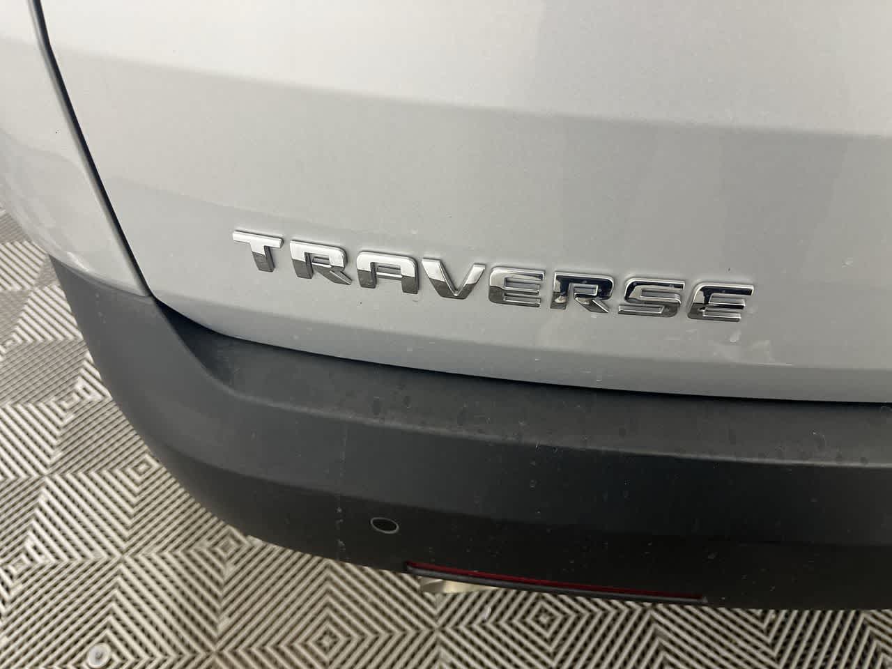 2022 Chevrolet Traverse LT Cloth