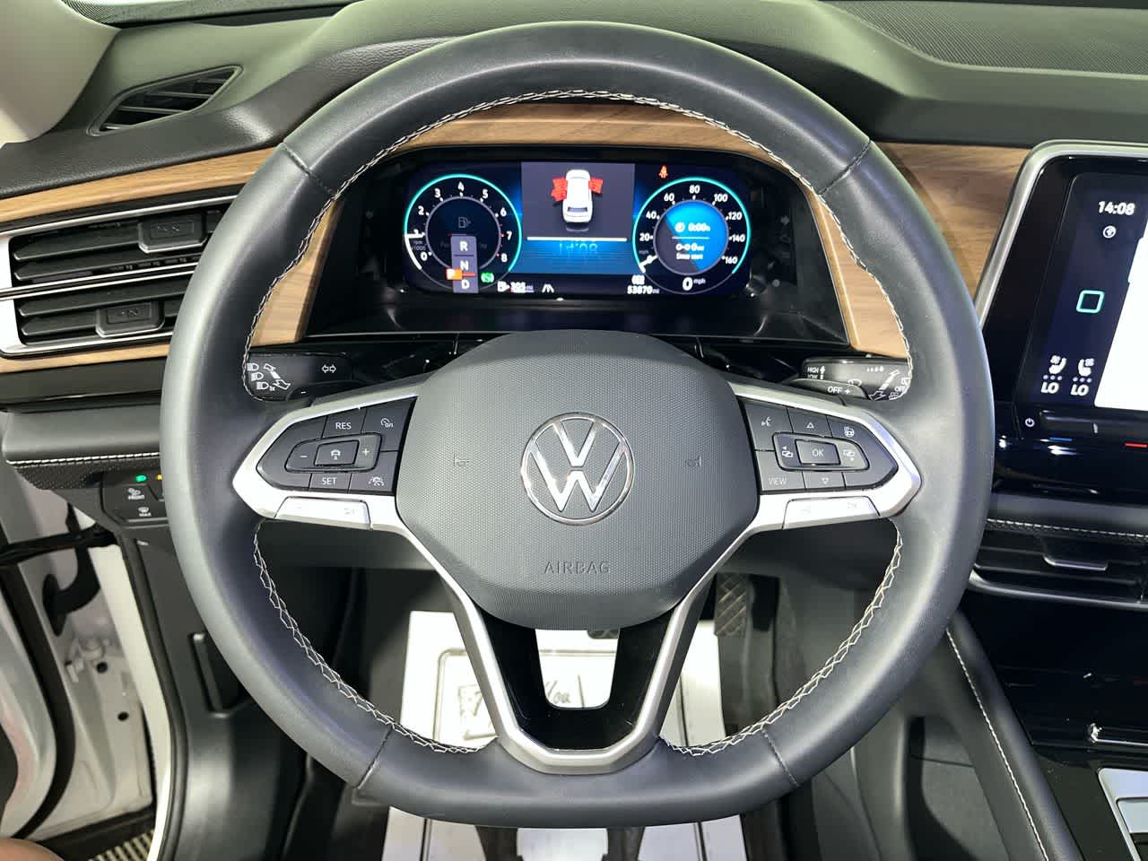 2024 Volkswagen Atlas 2.0T SE w/Technology