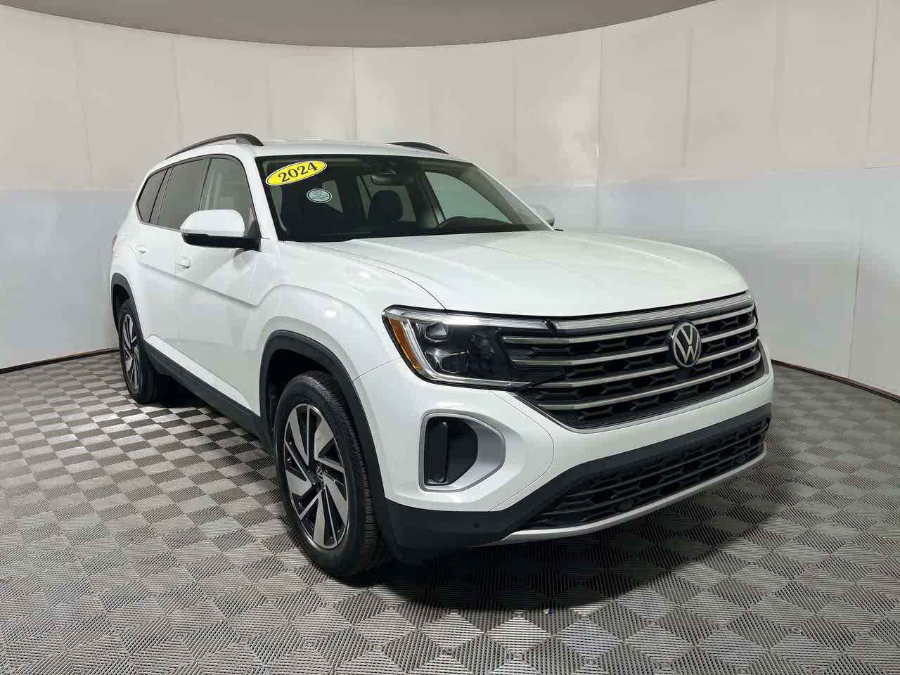 2024 Volkswagen Atlas 2.0T SE w/Technology