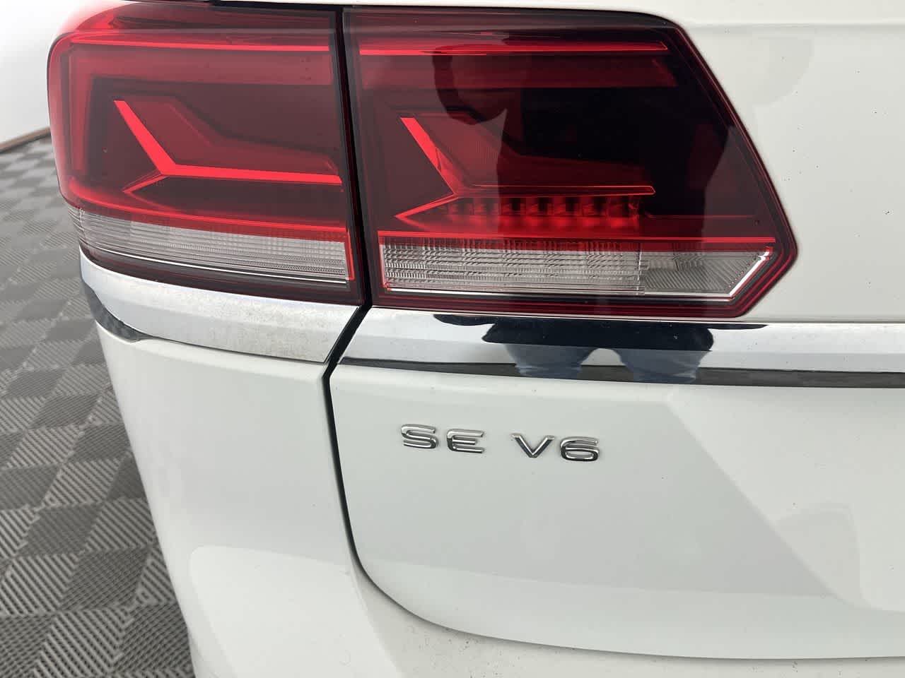 2021 Volkswagen Atlas 3.6L V6 SE w/Technology R-Line