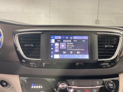 2024 Chrysler Voyager LX