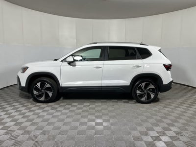 2025 Volkswagen Taos SE