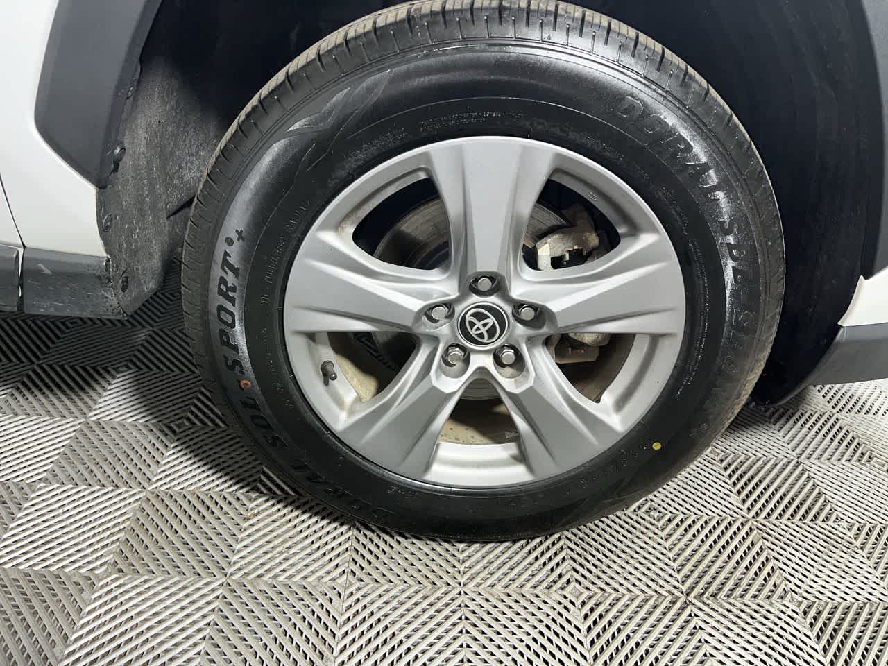 2022 Toyota RAV4 Hybrid XLE