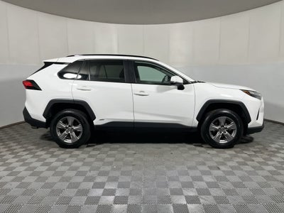 2022 Toyota RAV4 Hybrid XLE