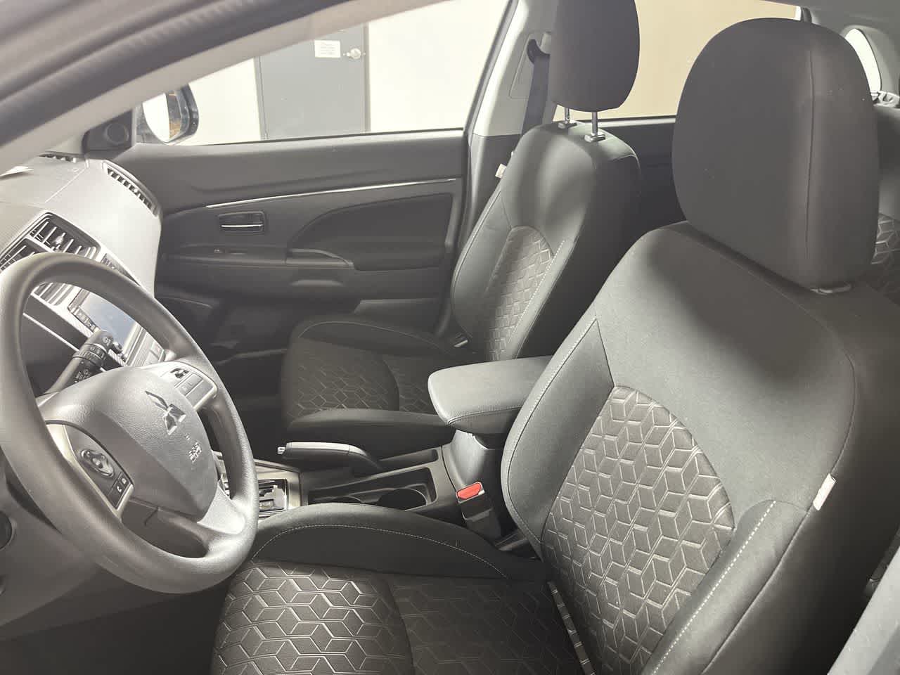 2025 Mitsubishi Outlander Sport ES