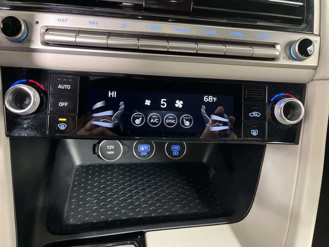 2024 Genesis G70 2.5T