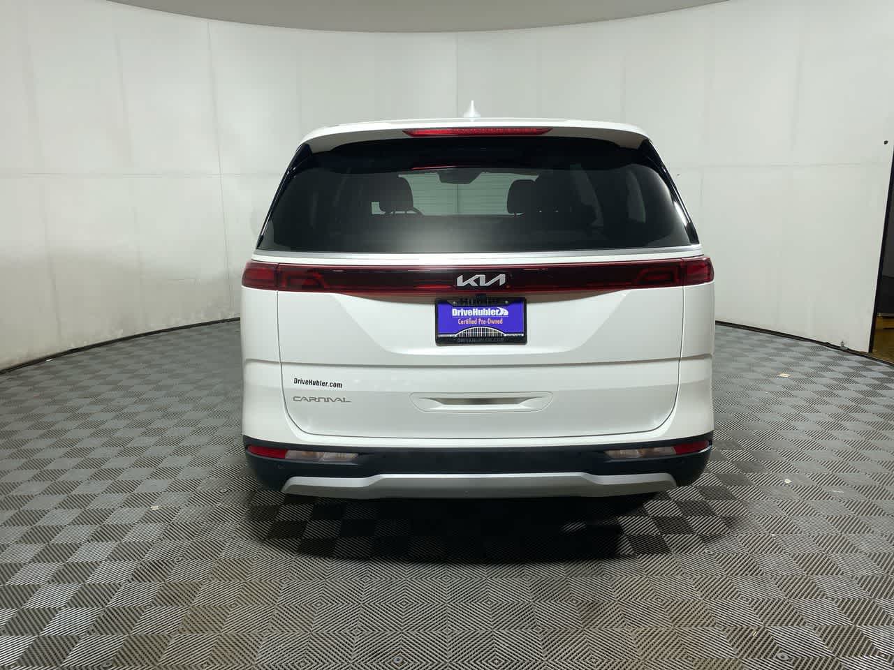 2024 Kia Carnival LX