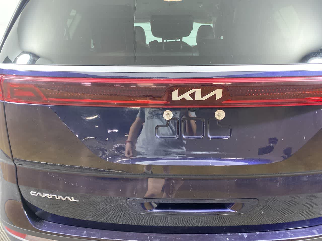 2024 Kia Carnival LX