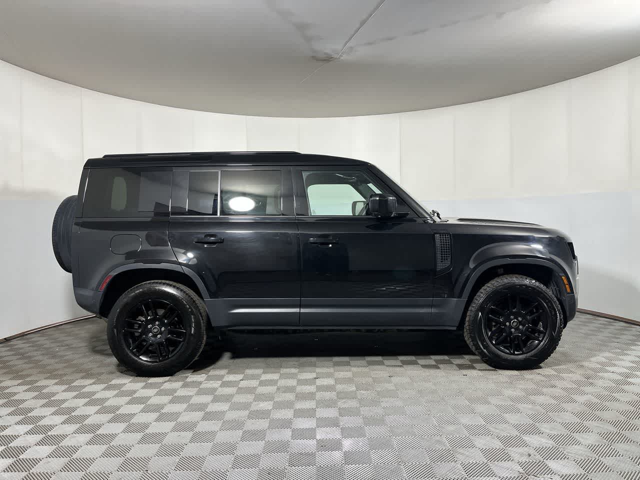 2025 Land Rover Defender S