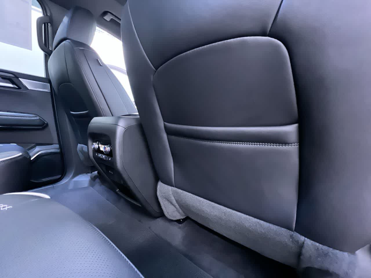 2025 GMC Acadia FWD Denali