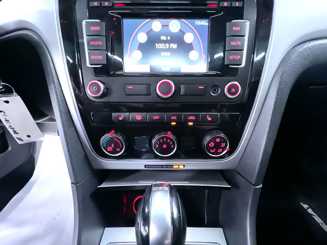 2013 Volkswagen Passat TDI SE w/Sunroof