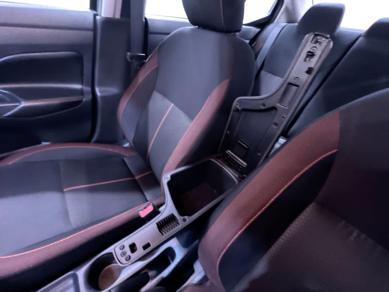 2022 Nissan Versa SR