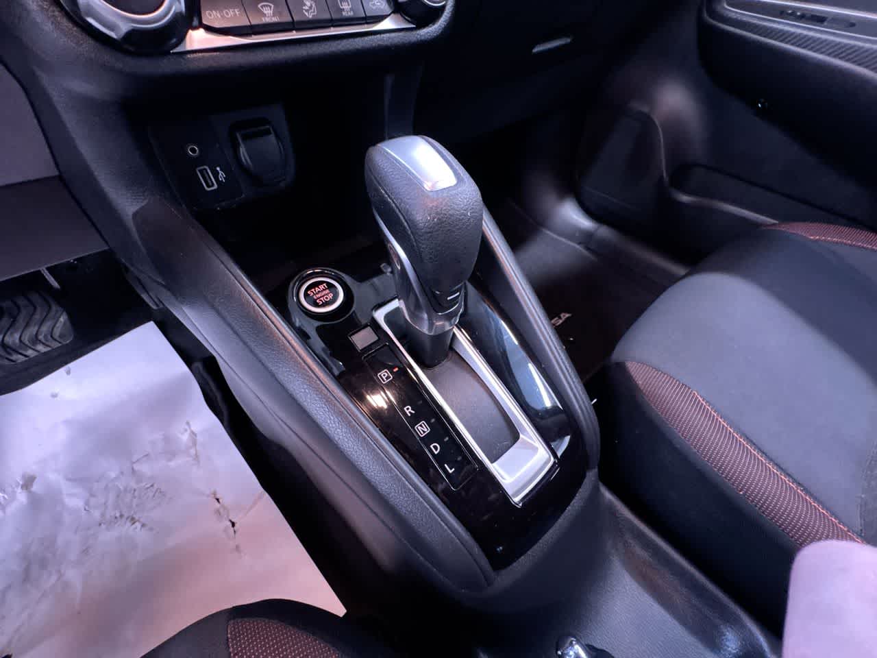 2022 Nissan Versa SR