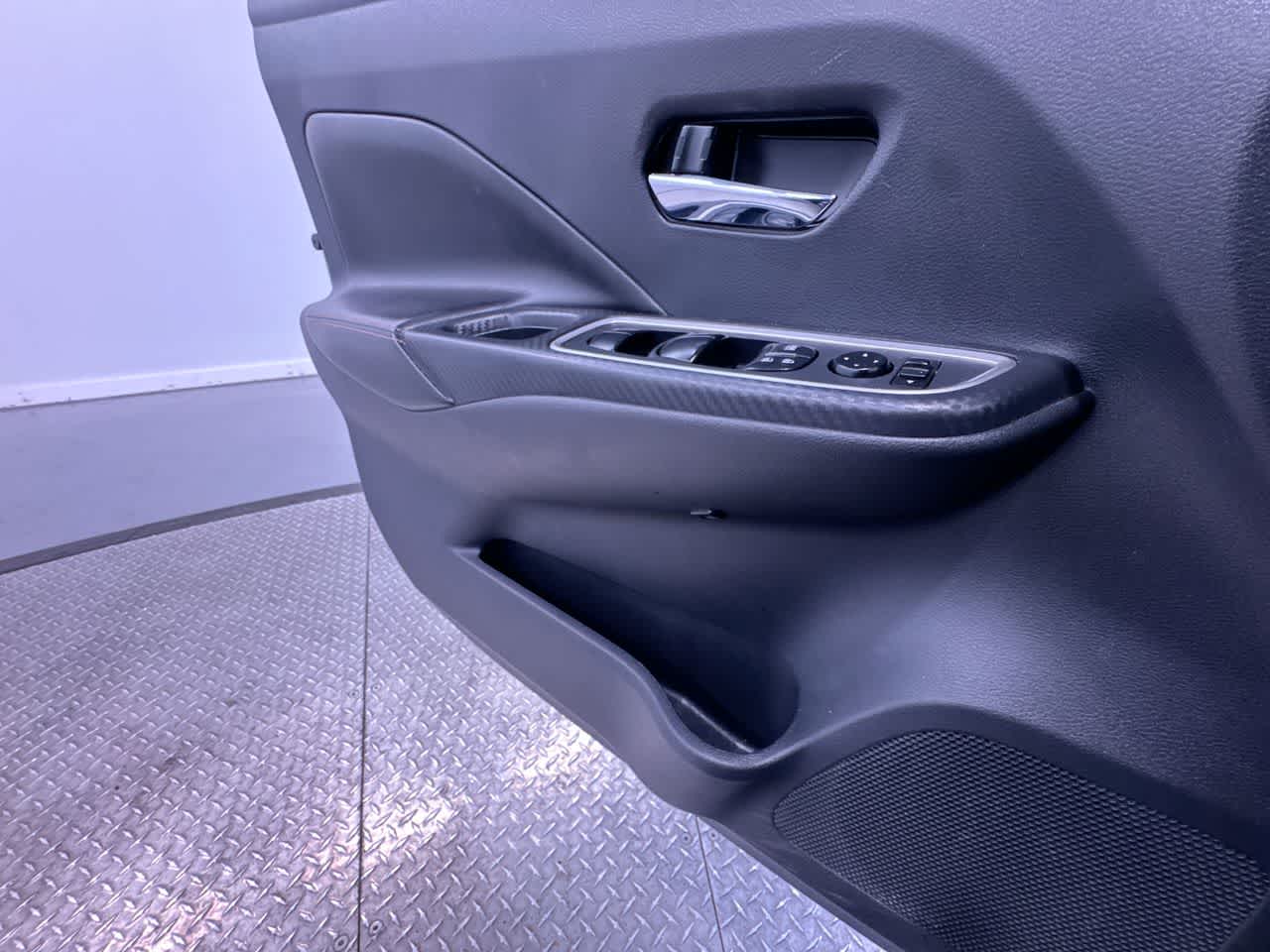 2022 Nissan Versa SR