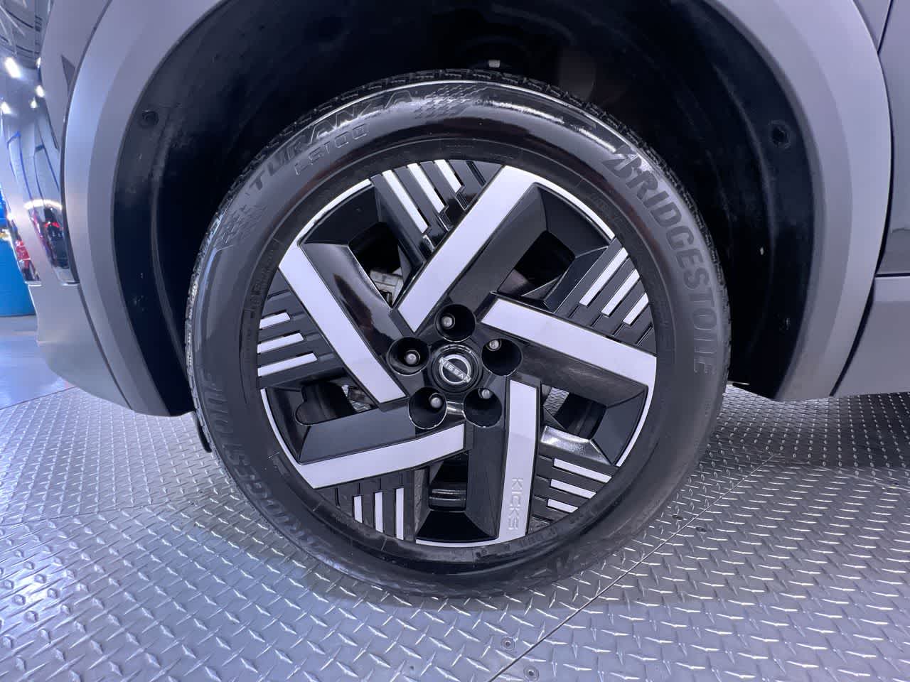 2025 Nissan Kicks SV