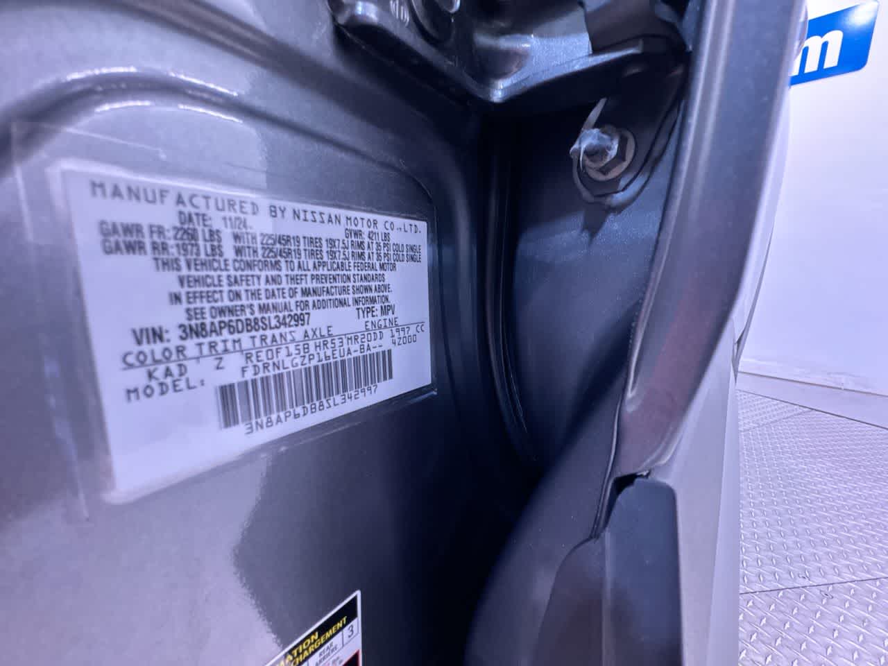 2025 Nissan Kicks SR