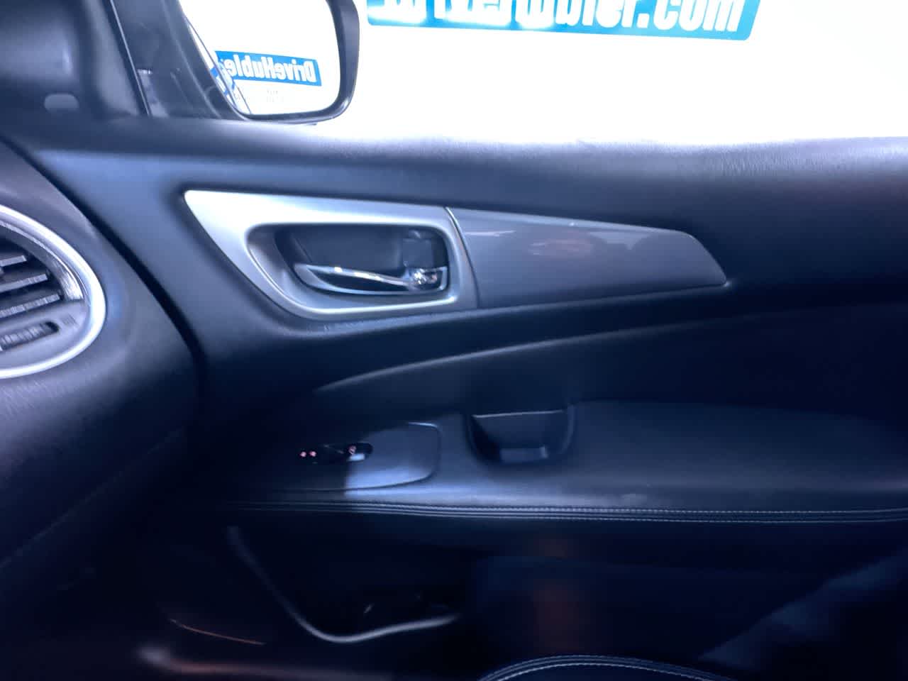 2019 Nissan Pathfinder SL