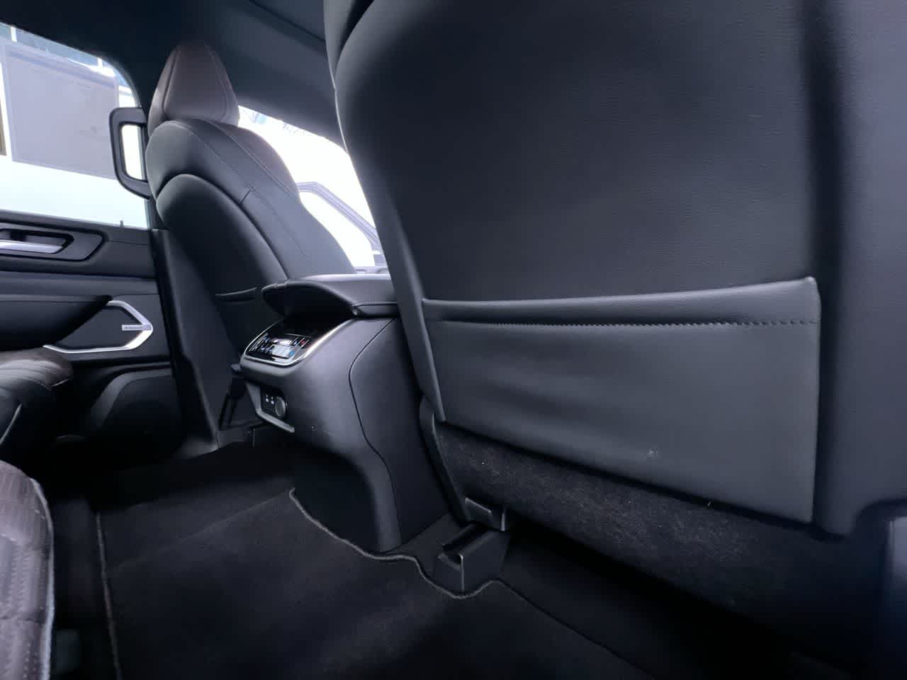 2025 Nissan Armada Platinum