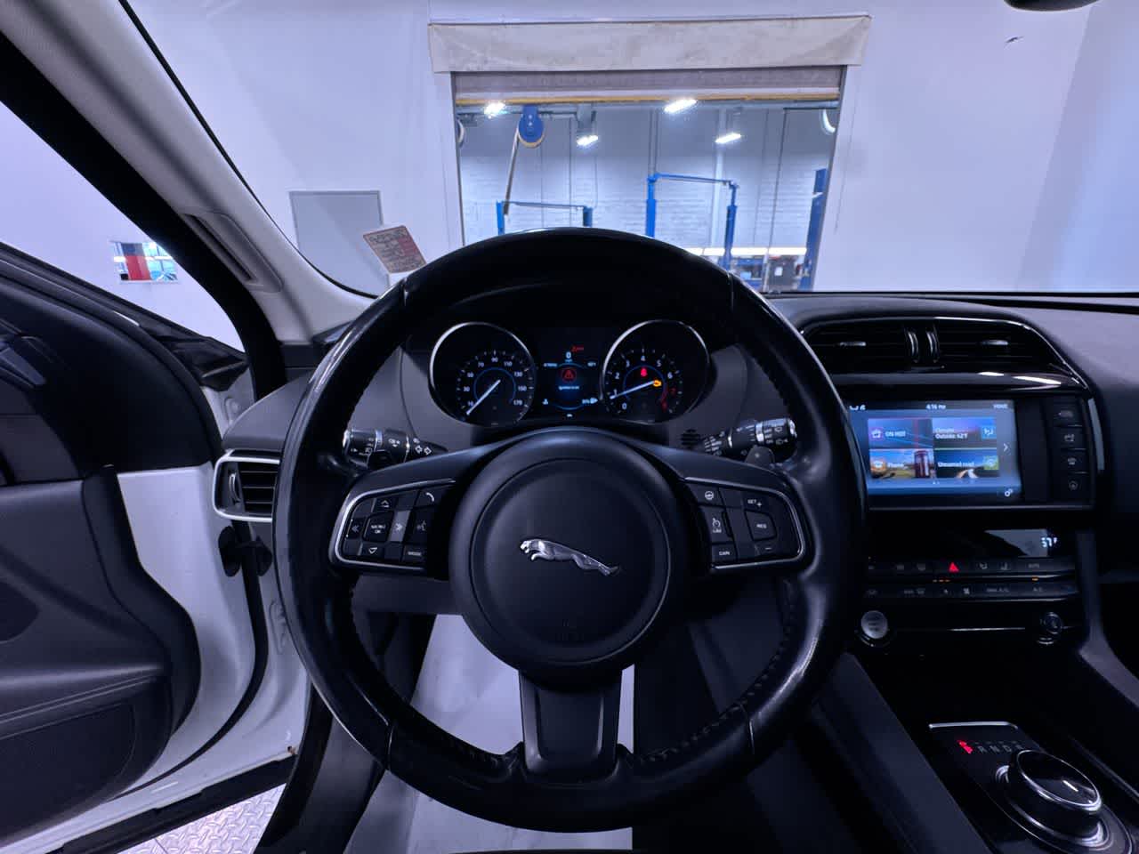 2018 Jaguar F-PACE 25t Premium