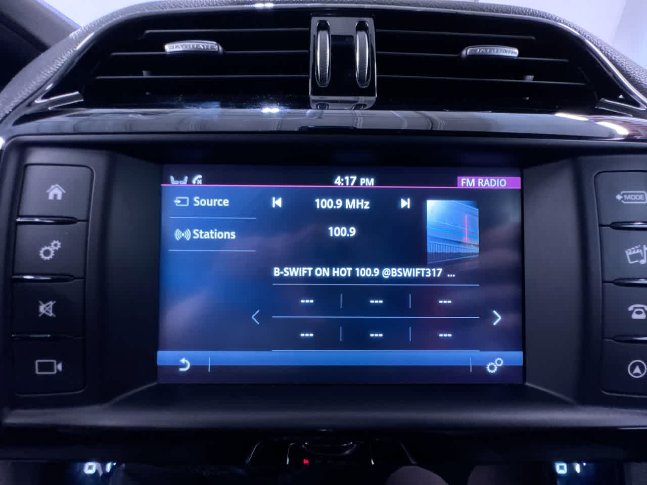 2018 Jaguar F-PACE 25t Premium