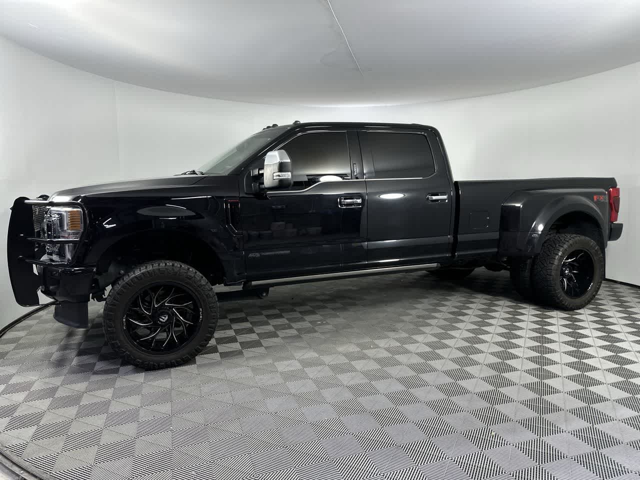 2022 Ford Super Duty F-350 DRW Pickup Platinum
