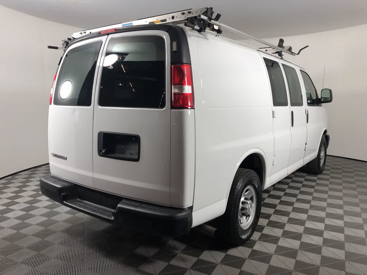 2017 Chevrolet Express Cargo Van RWD 2500 135"