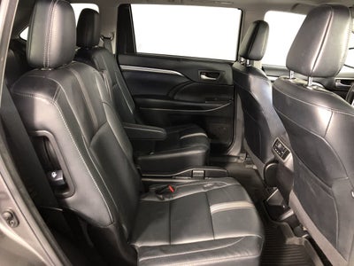 2017 Toyota Highlander SE