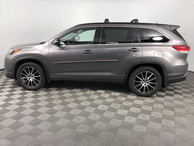 2017 Toyota Highlander SE