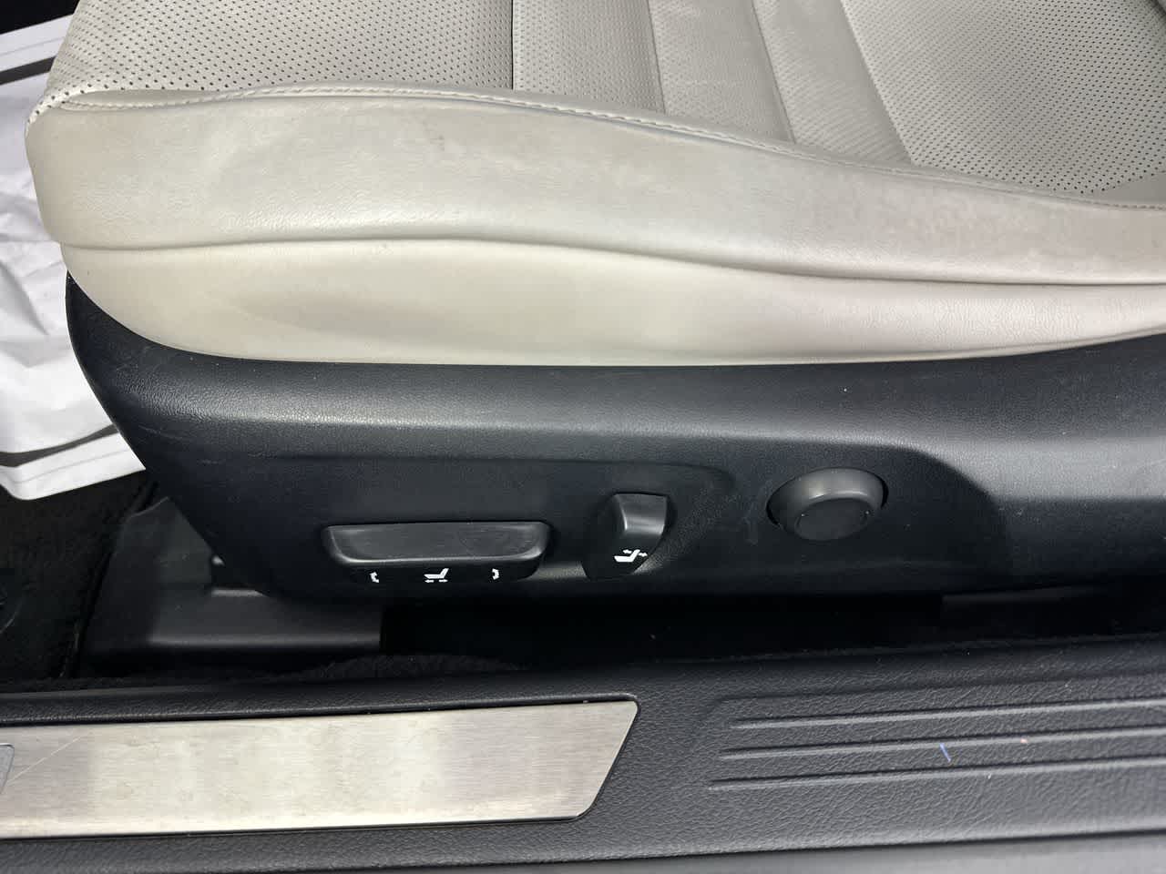 2016 Lexus RC 200t 2dr Cpe