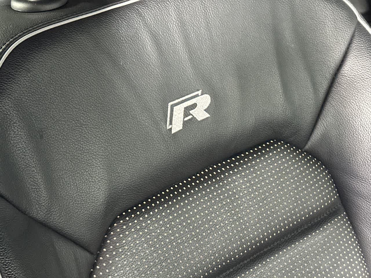 2019 Volkswagen Golf R 2.0T Manual w/DCC/Nav